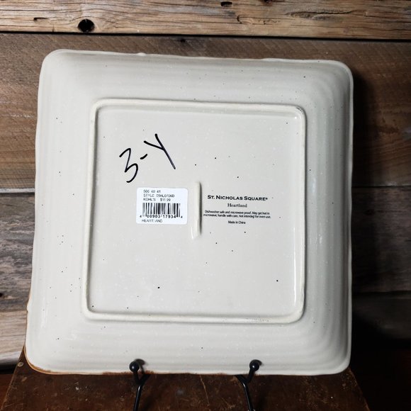 St. Nicholas Square Salad Plate - Heartland Pattern 9 3/8" - Holiday Dining - Picture 6 of 7
